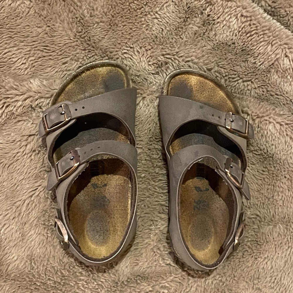 Brown toddler sandals